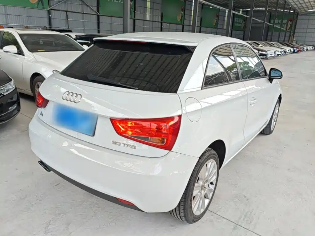 Audi A1 2015 2014 30 TFSI Fashion