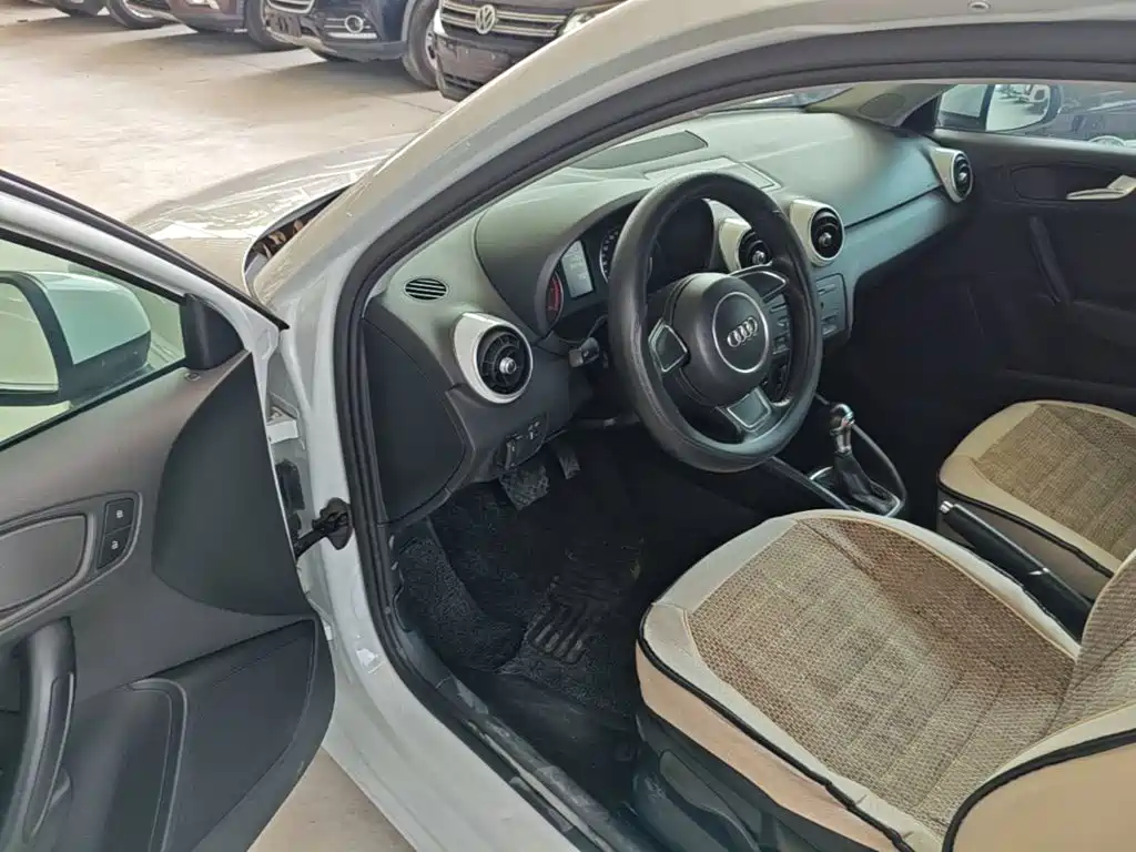 Audi A1 2015 2014 30 TFSI Fashion