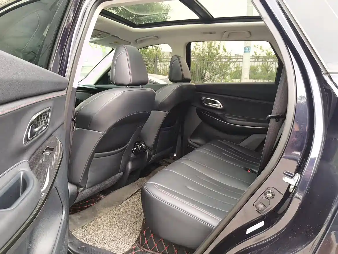 Photo 6 - Changan Oshan X7