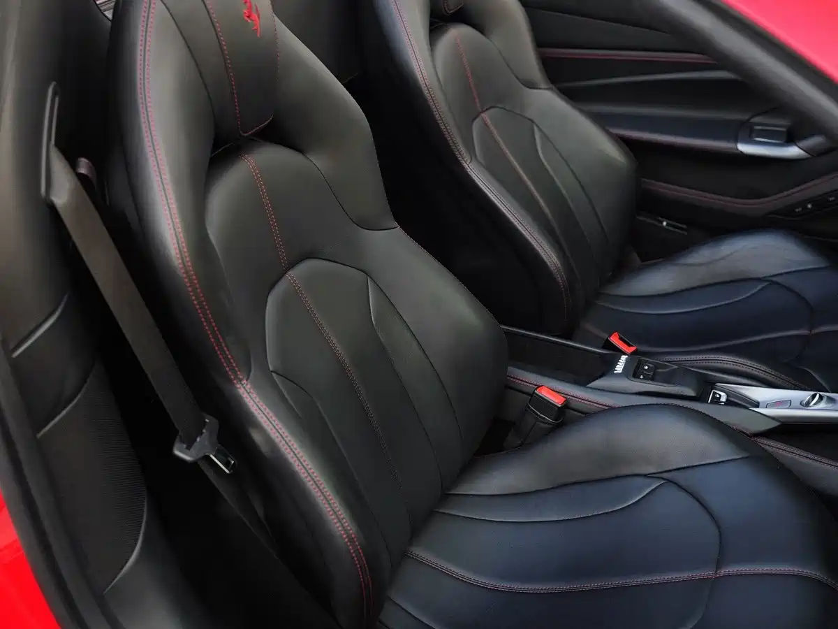 Ferrari F8 2021 2020 Spider 3.9T V8