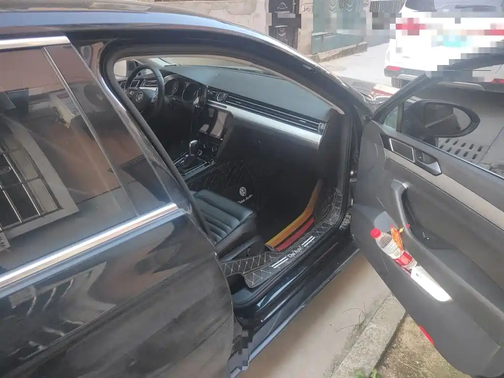 Volkswagen Magotan 2018 330TSI DSG Leading фото 19