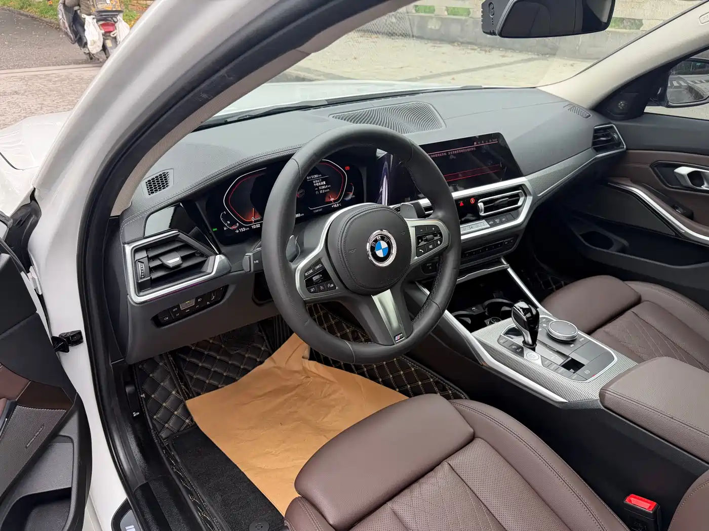 BMW 3 Series 2022 Facelift 325i M Sport Shadow Edition фото 10