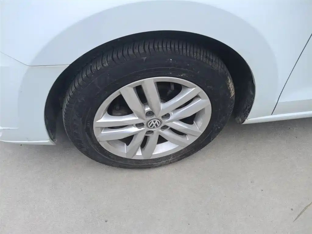 Volkswagen Jetta 2019 Dream Edition 1.4L Manual Fashion фото 25