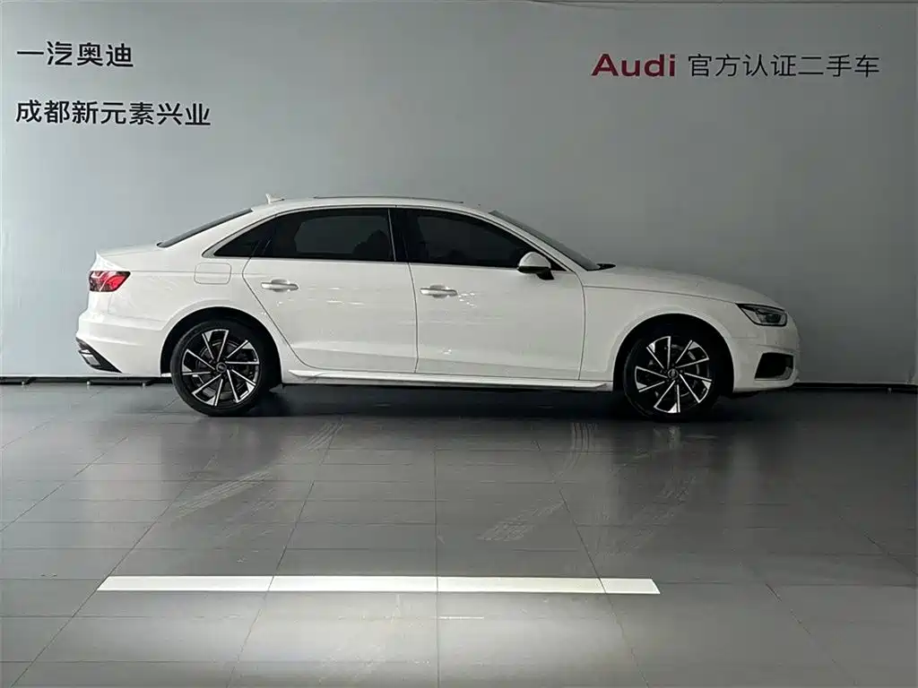 Audi A4L 2022 40 TFSI Fashion Elegance фото 3
