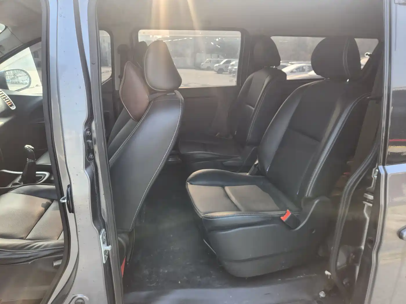 SRM Xinyuan Golden Sealion M 2023 2024 Model 1.5L Travel Lion Passenger Vehicle 5/6/7 Seater
