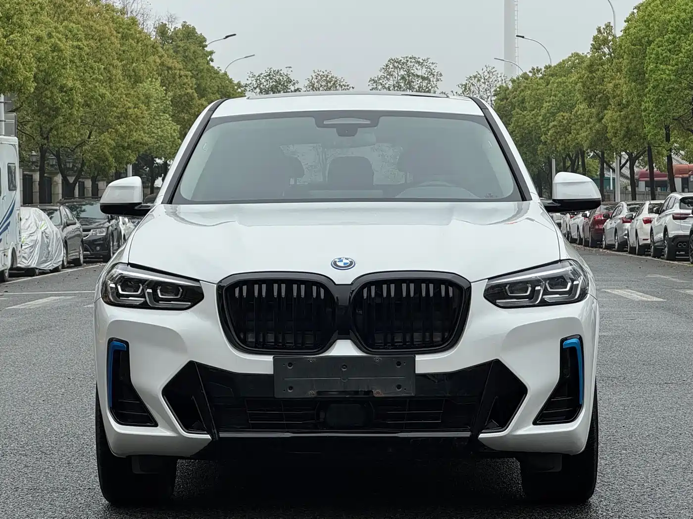 BMW IX3