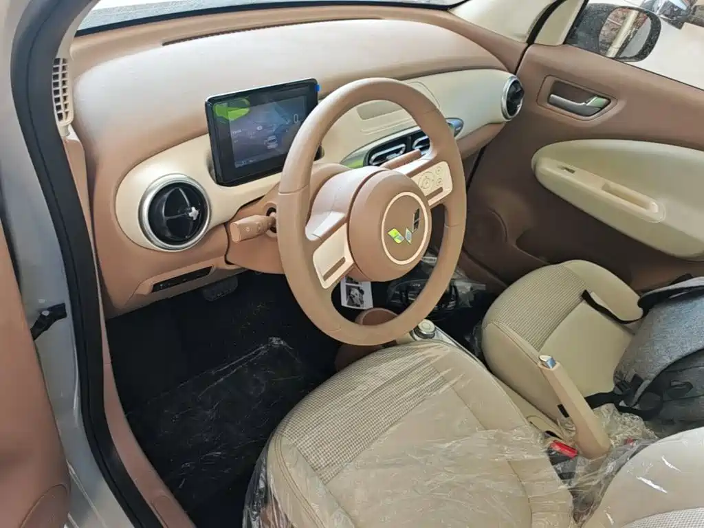 Wuling Motors Hongguang MINIEV 2026 2025 4-Door Advanced