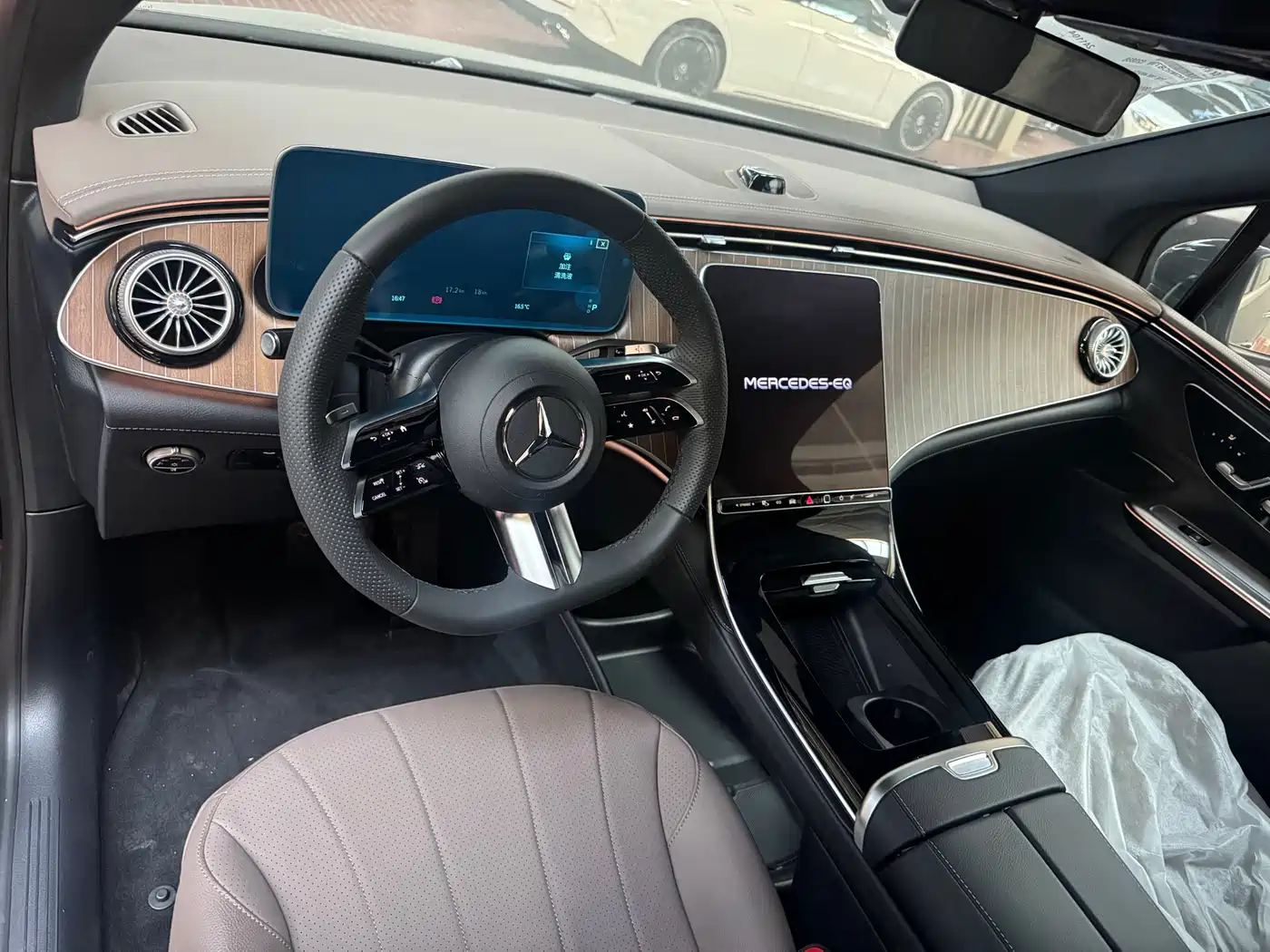 MERCEDES-BENZ EQE SUV