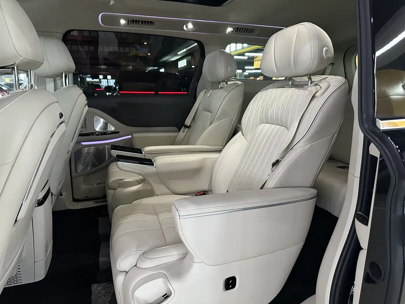 Voyah Auto Voyah Dreamer 2025 PHEV AWD Flagship Kunpeng Edition фото 5