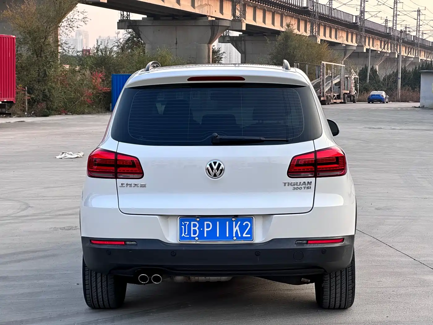 VOLKSWAGEN TIGUAN