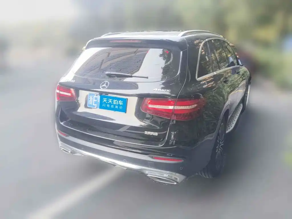 Фото 2 - Mercedes-Benz GLC