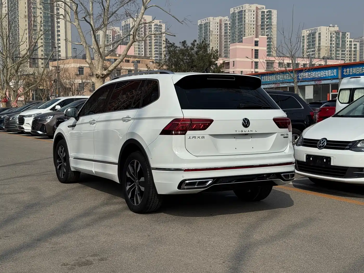 VOLKSWAGEN TIGUAN L
