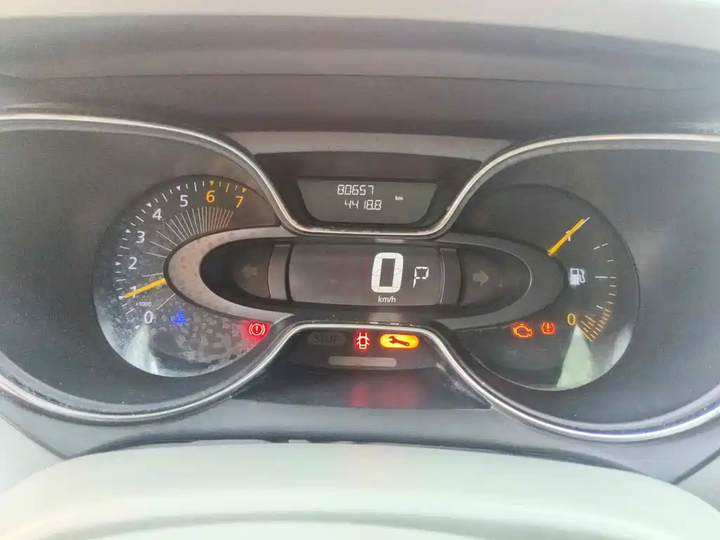 Renault Captur 2017 2015 1.2T Automatic Comfort Limited Edition
