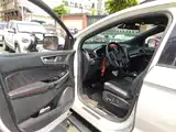 Фото 14 - Ford Edge