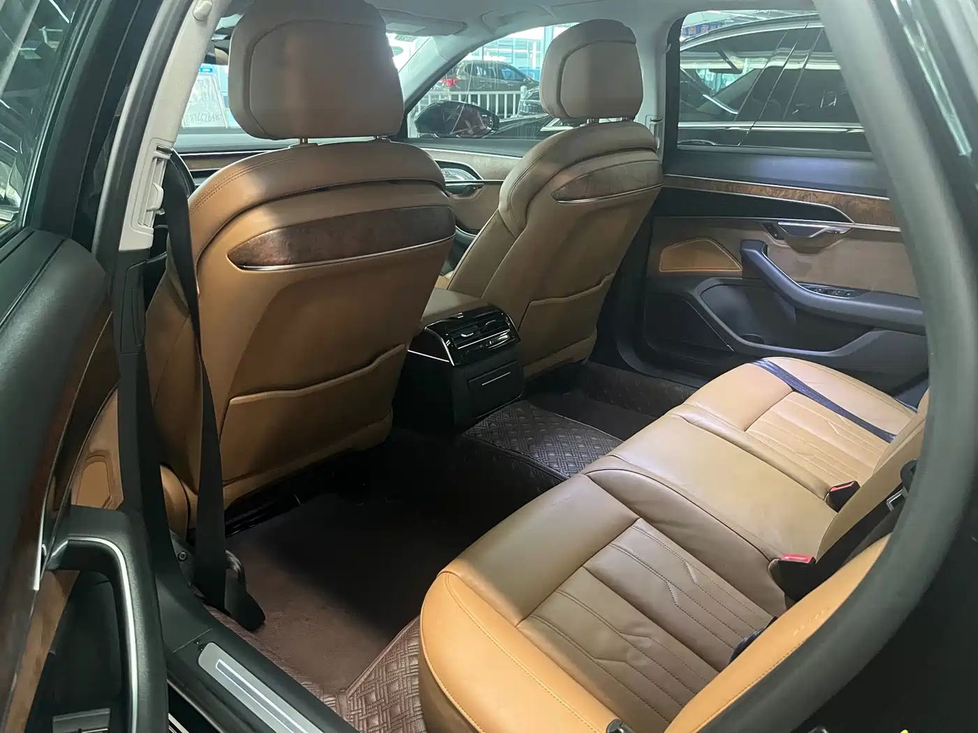 Audi A8 2018 A8L 55 TFSI quattro Launch Premium фото 7