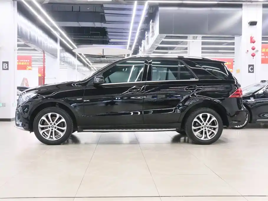 Mercedes-Benz GLE 2018 GLE 320 4MATIC Dynamic Ultimate Edition фото 3