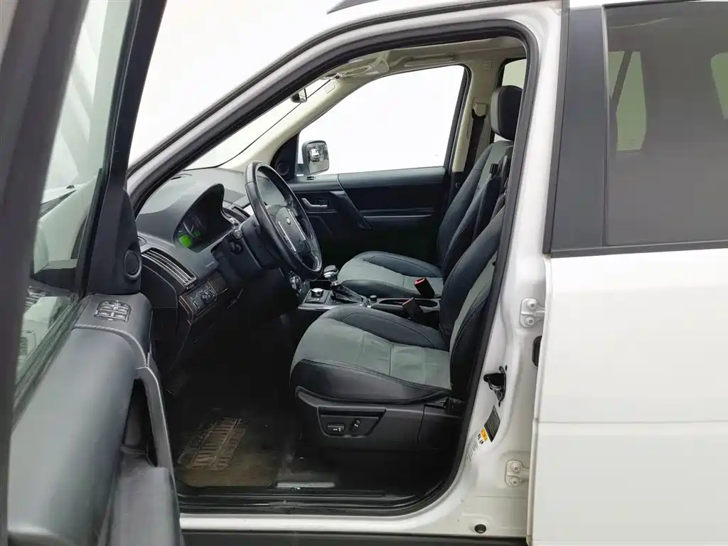Land Rover Freelander 2 2012 2.0T Si4 SE Petrol фото 9