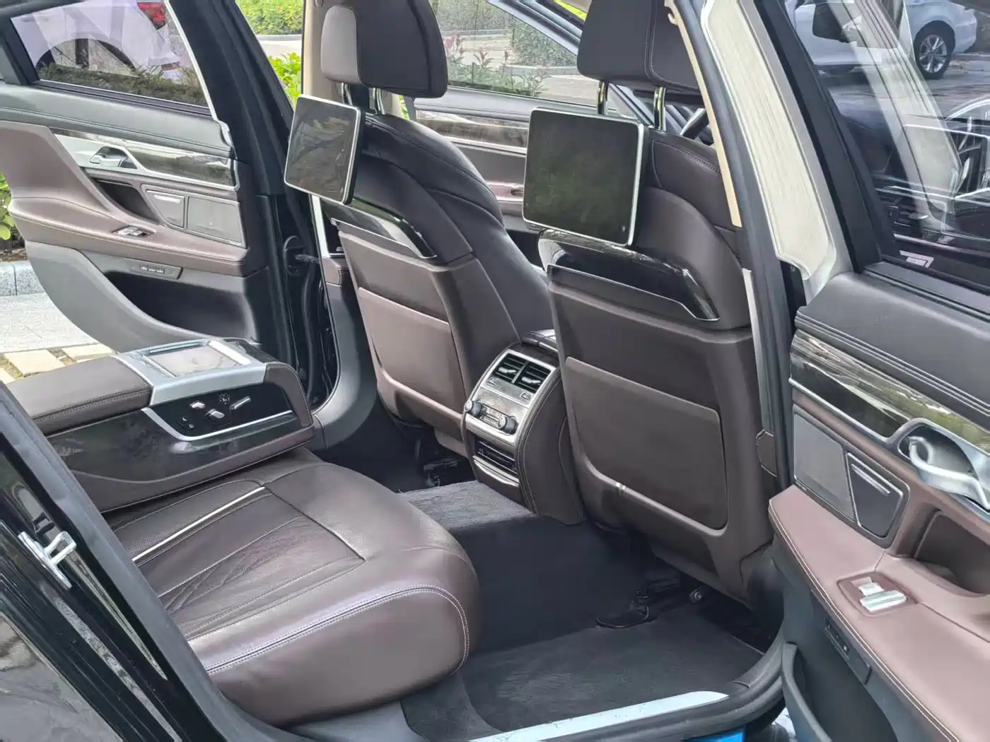 BMW 7 Series 2018 730Li Premium Type Excellence Package фото 10