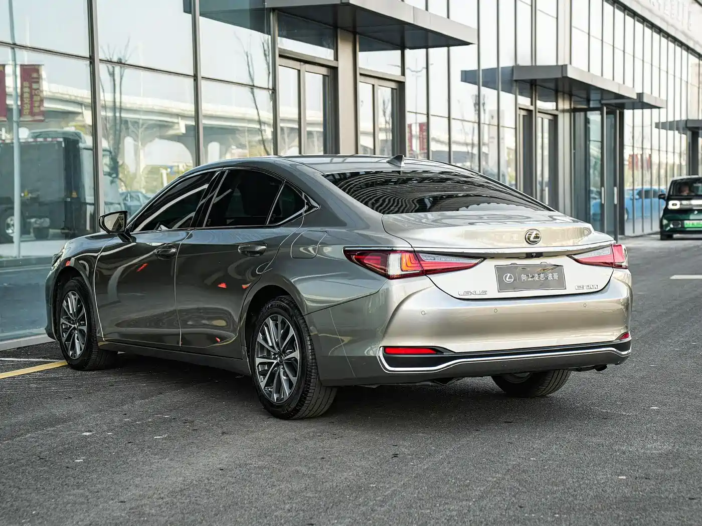 Lexus ES 2024 200 Premium Edition фото 6