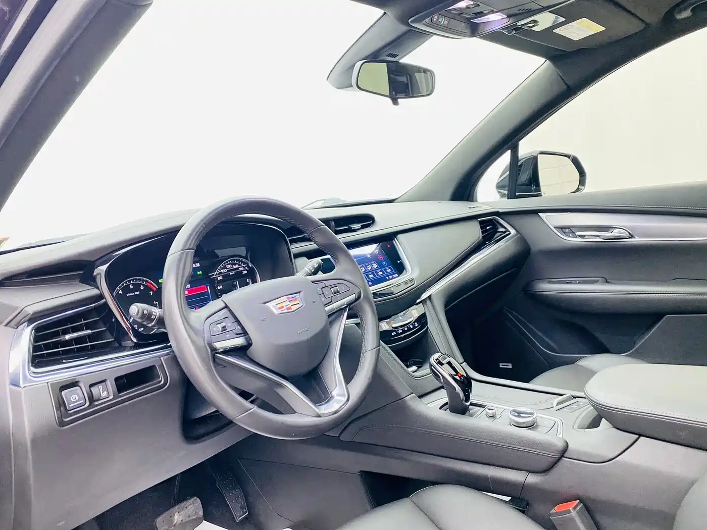 CADILLAC XT6