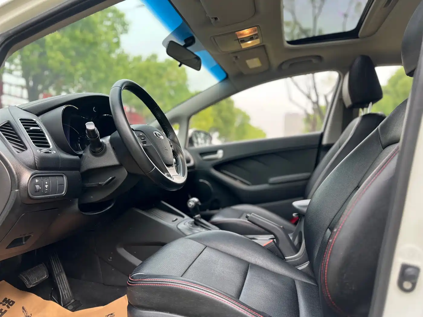 Kia K3 2013 1.6L Automatic GLS фото 4