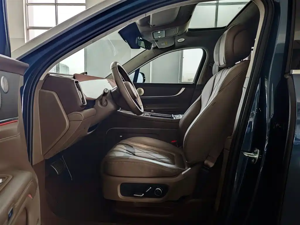 AITO Wenjie AITO M9 2024 Extended Range Ultra 42kWh 6-Seater фото 20