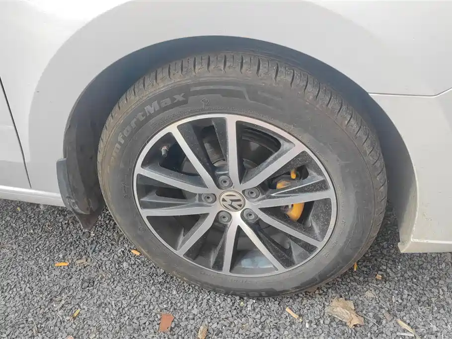 Volkswagen Jetta 2019 Dream Edition 1.5L Manual Fashion фото 6