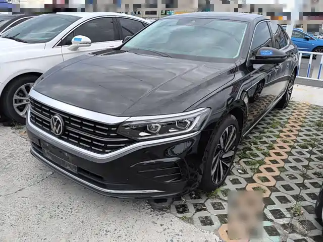 Volkswagen Passat 2025