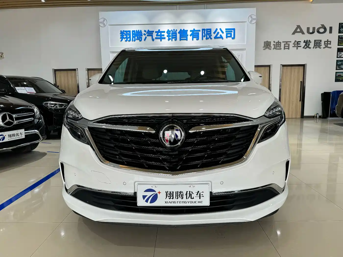 Buick GL8 2021 ES Landlord 653T Premium фото 2