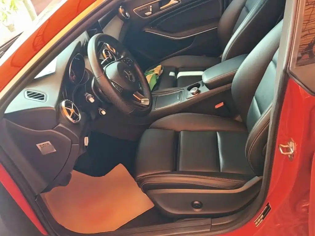 صورة 15 - Mercedes-Benz CLA (Import)