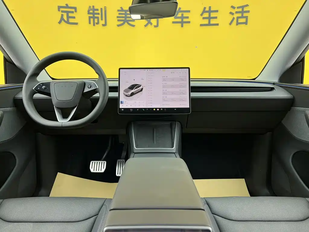 Tesla Model Y 2026 2025 Rear-Wheel Drive