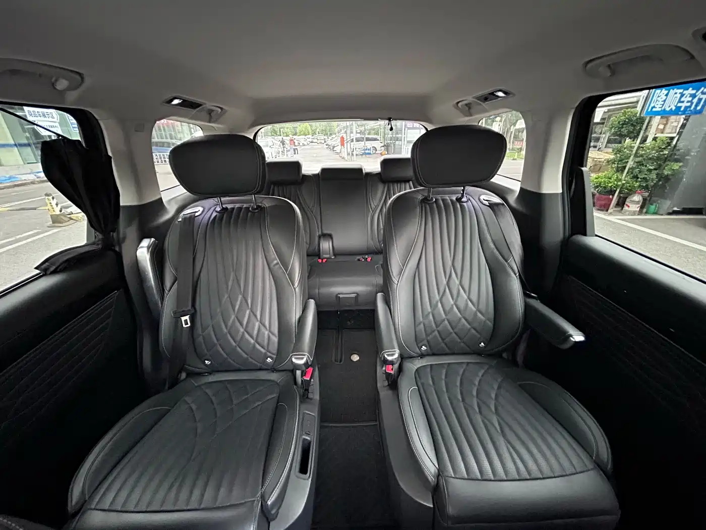 Maxus MIFA 9 2022 2022 Long Range Grassland 7-Seater