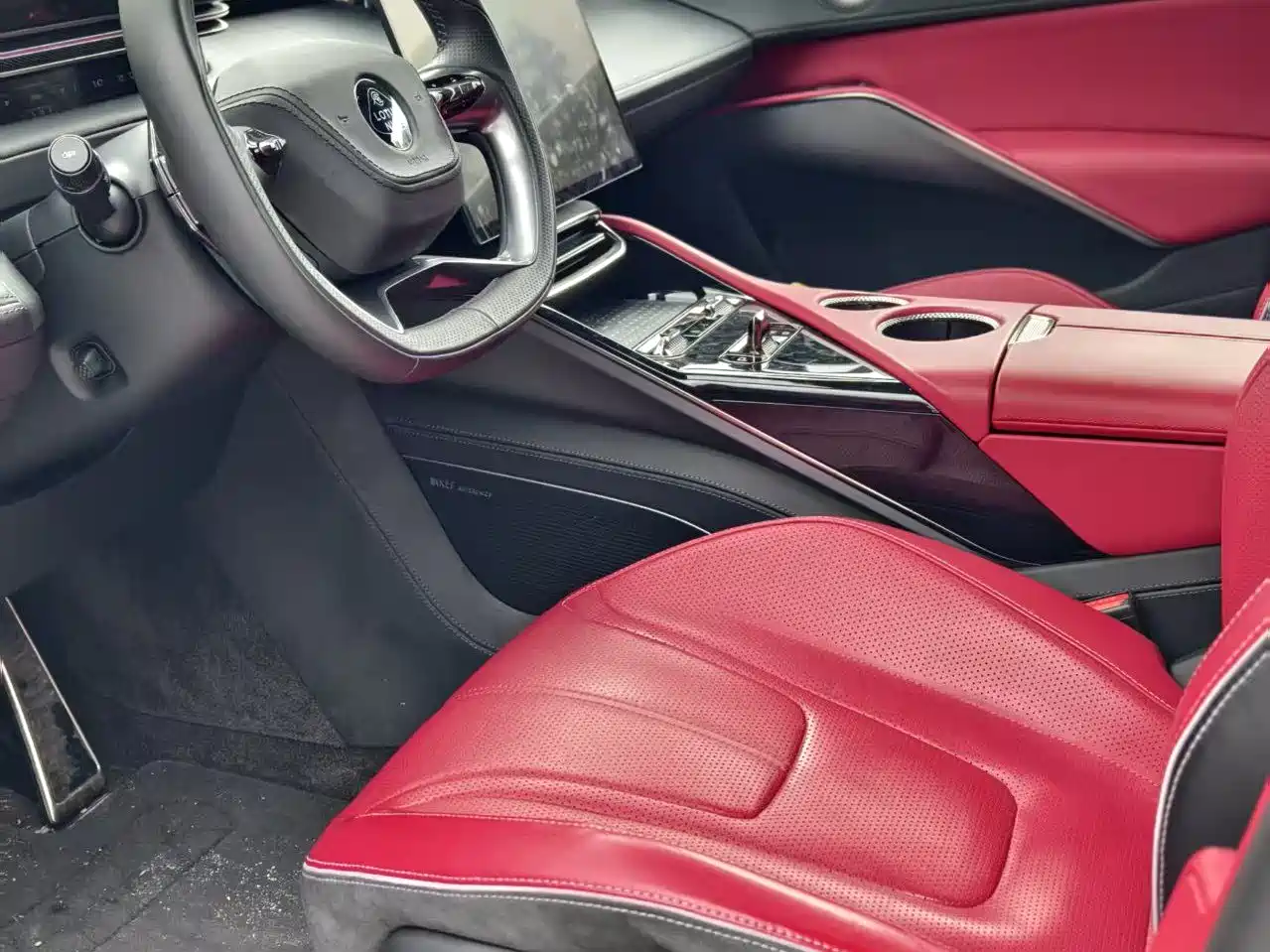 LOTUS SPORTS CAR ELETRE