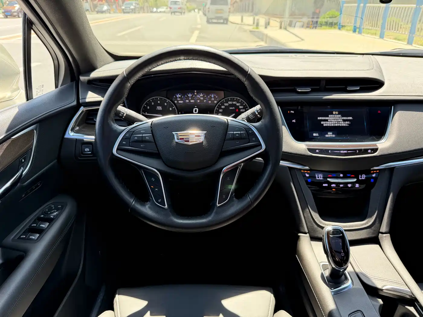 Cadillac XT5 2016 28T AWD Premium Model фото 8