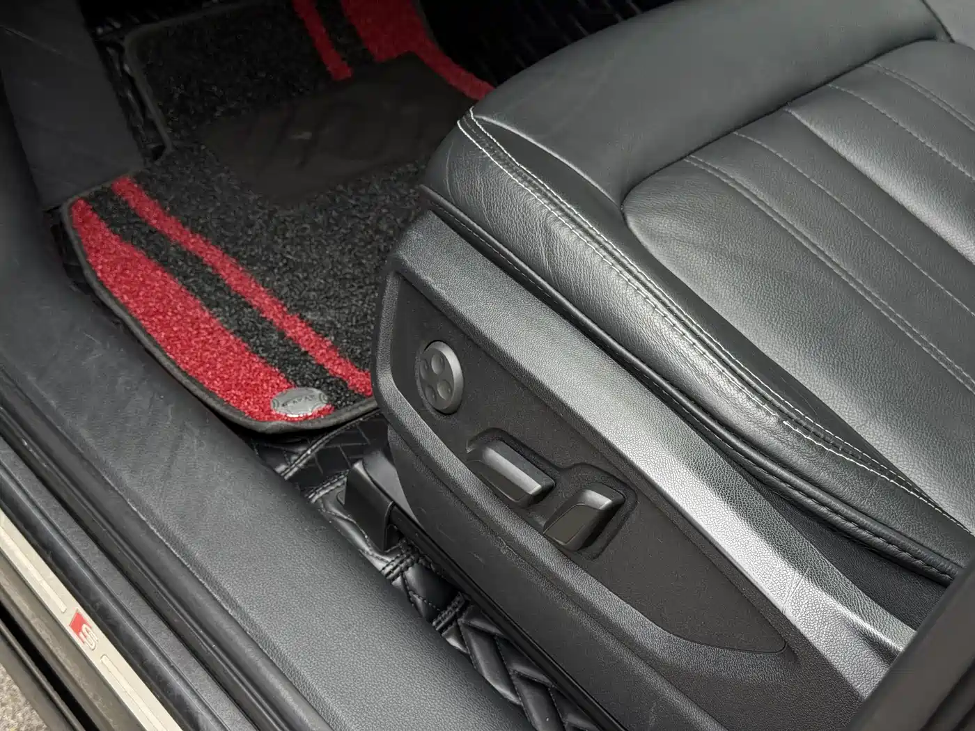 Audi Q5L 2020 Facelift 40 TFSI Honor Fashion фото 21