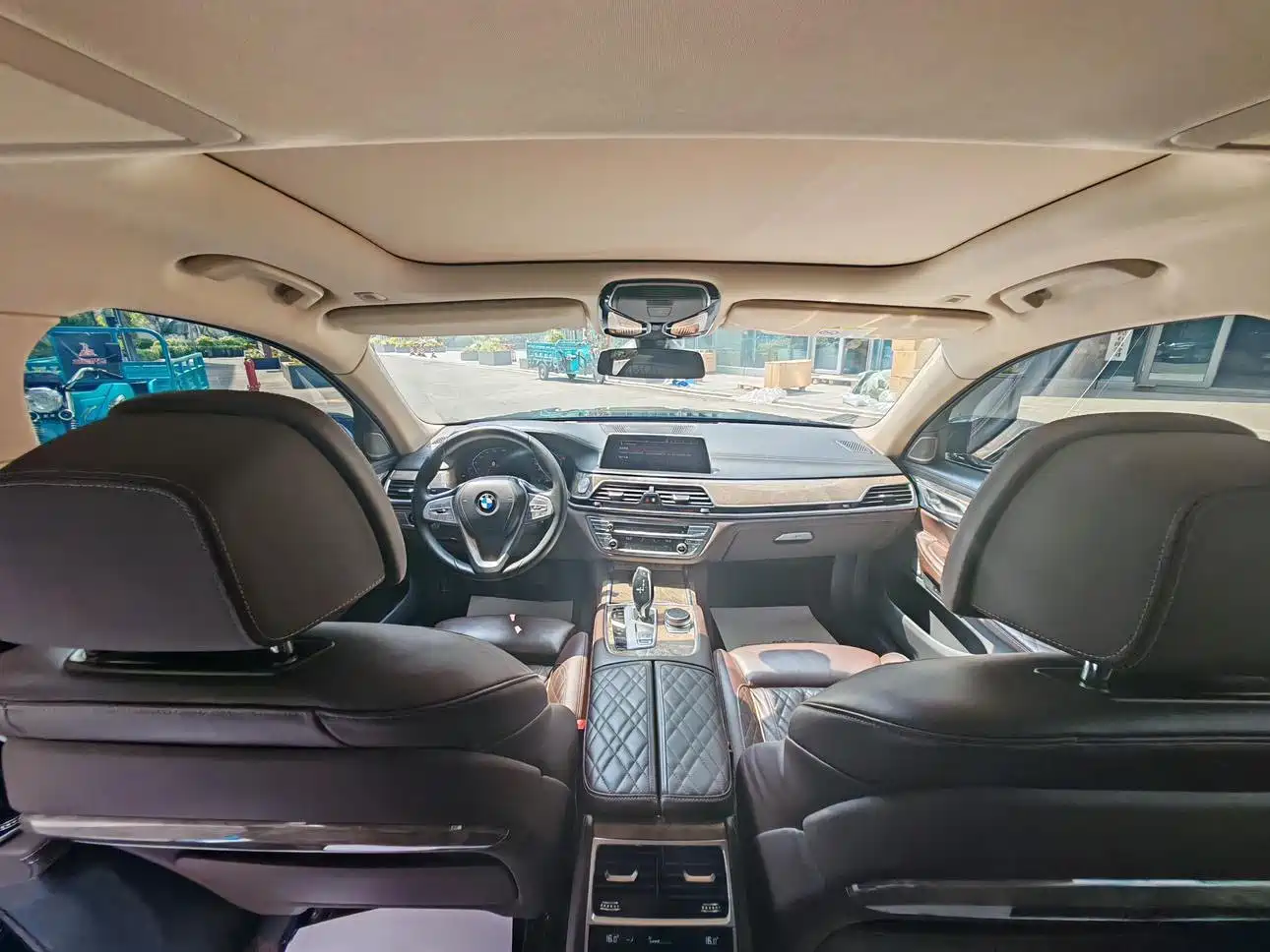 BMW 7 Series 2021 Model 740Li Leading Luxury Package фото 7