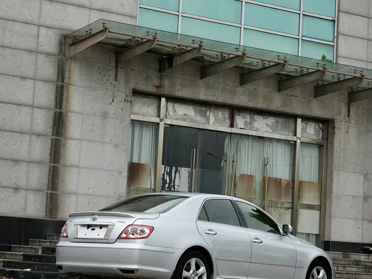 Toyota Reiz 2008 2.5S Special Commemorative Edition фото 6