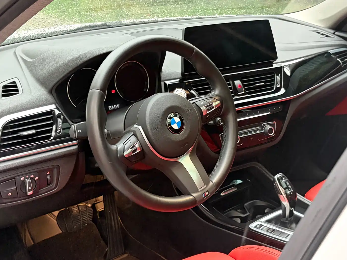 BMW 1 Series 2023 125i M Sport Shadow Edition фото 24