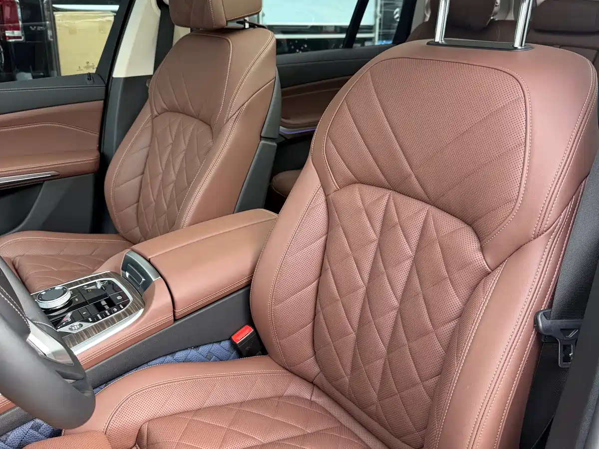 BMW X7 2024 2023 xDrive40i Leading Luxury Package