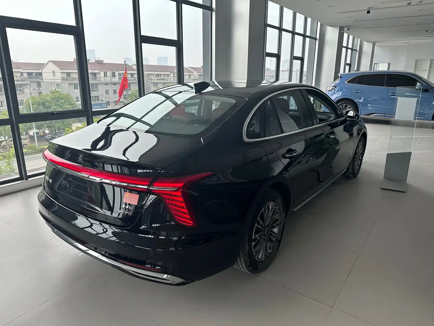 Hongqi H5 2024 1.5T DCT Smart Connect Flag Rhythm Edition фото 3