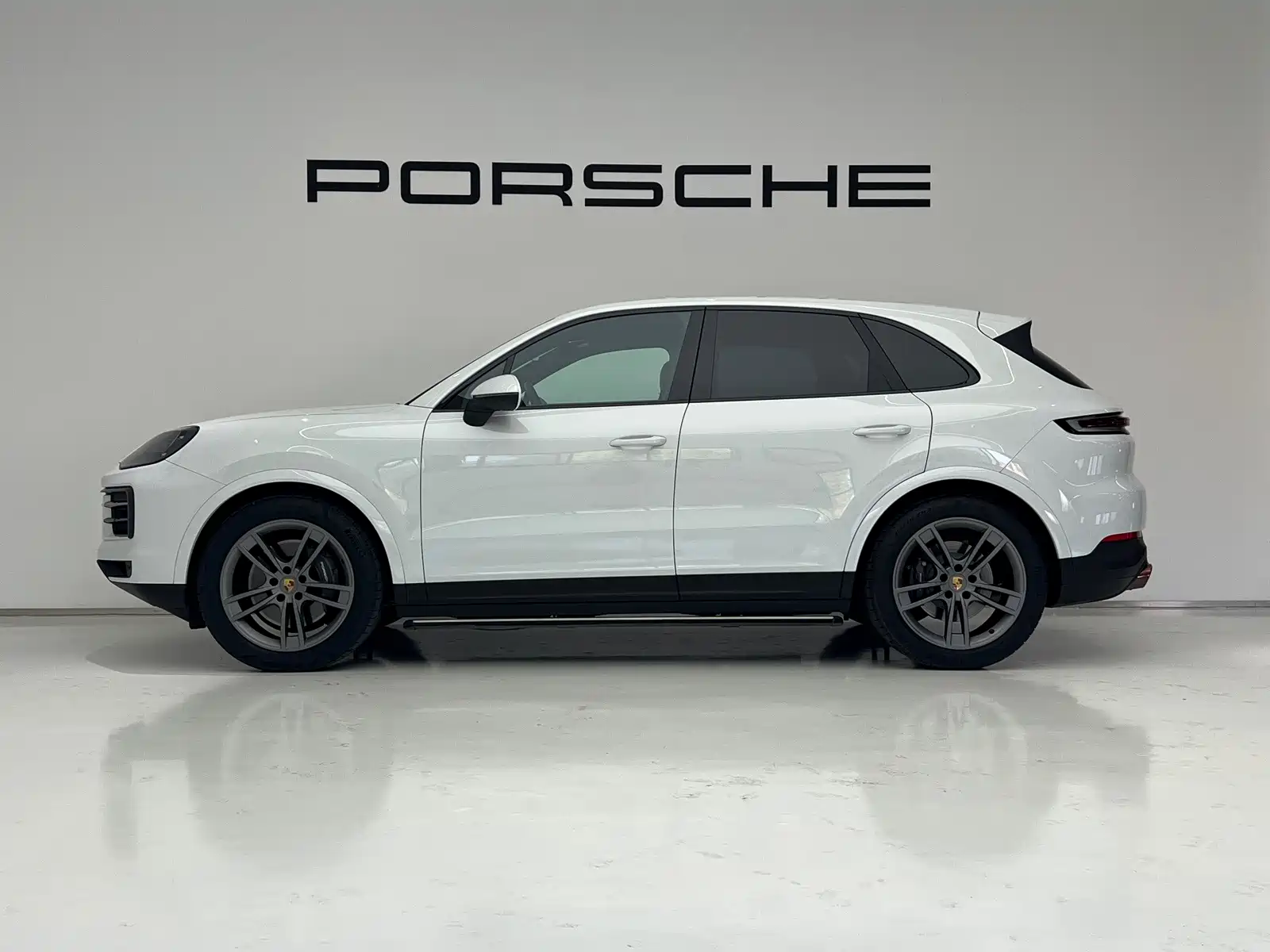 Photo 5 - Porsche Cayenne