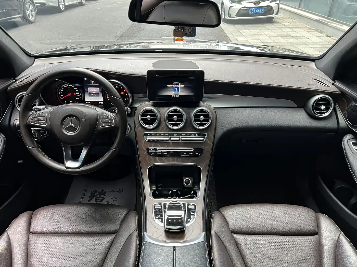 Mercedes-Benz GLC 2018 Facelift GLC 300 4MATIC Dynamic фото 17