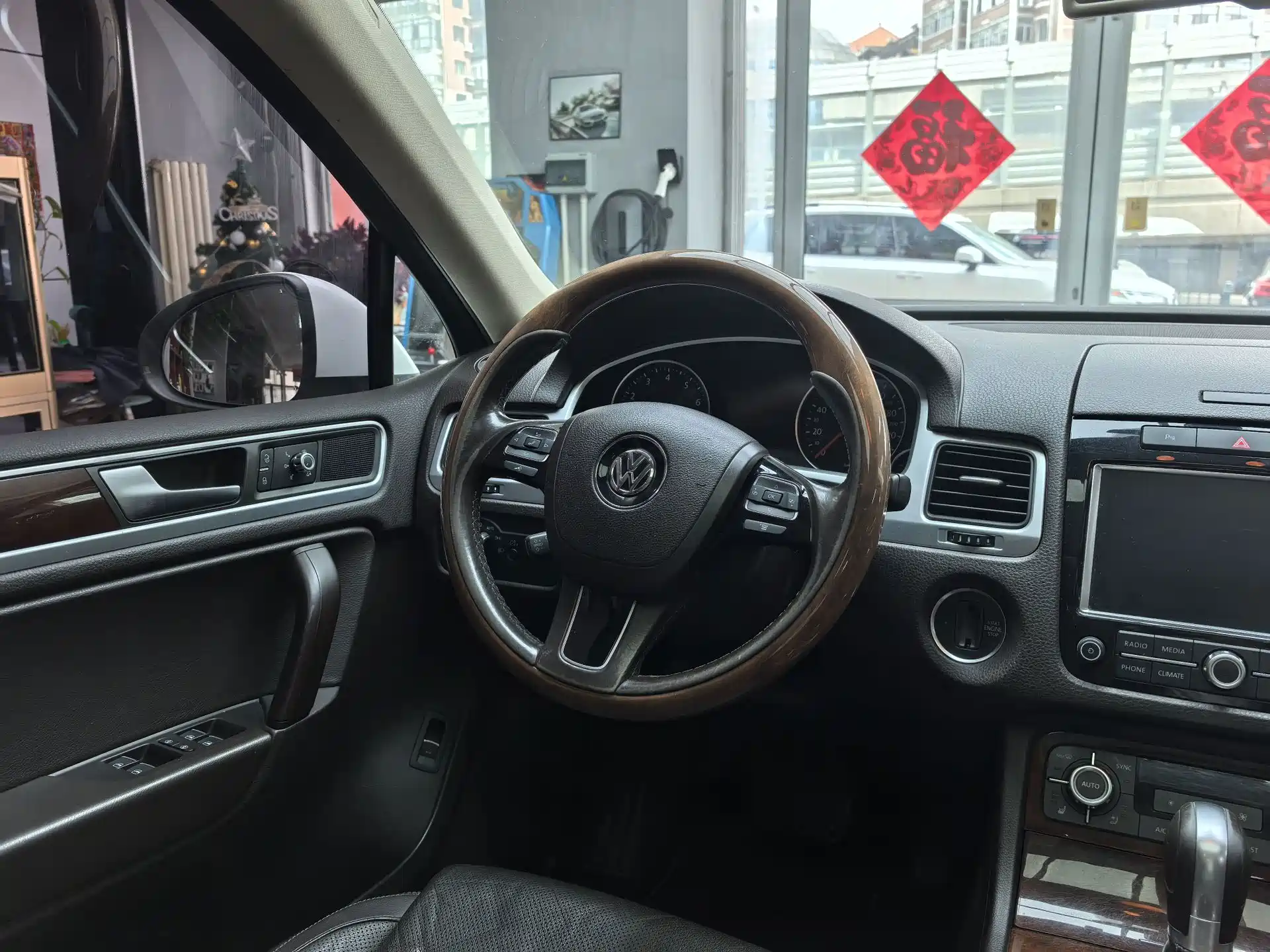 Фото 10 - Volkswagen Touareg