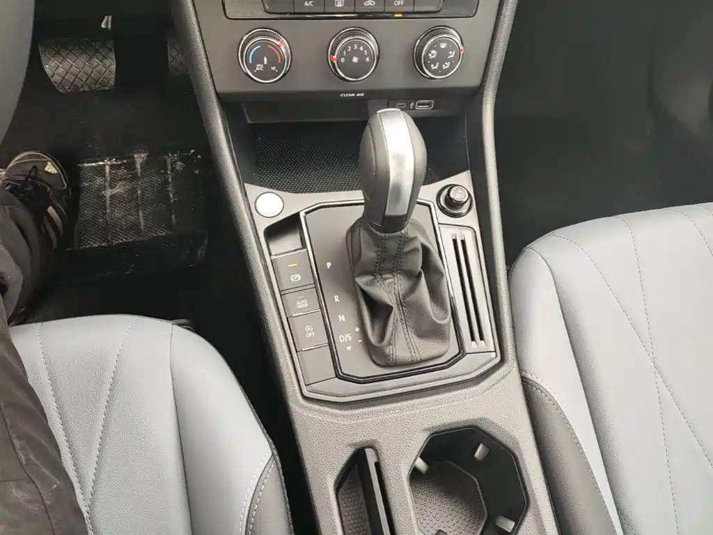 Volkswagen Lavida 2024 Model 1.5L Automatic Starlight 5 Million Edition фото 14