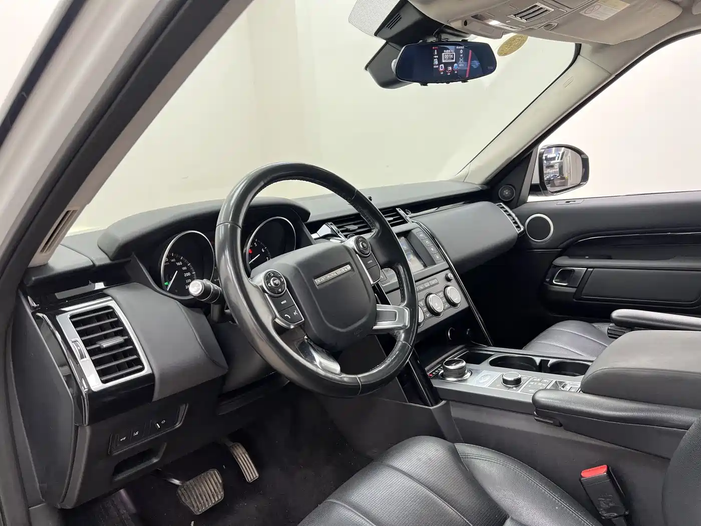 Land Rover Discovery 2017 3.0 SC V6 HSE фото 15