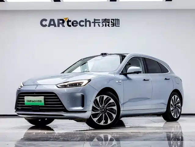 AITO M5 Последовательный гибрид, полный привод, помощь водителю