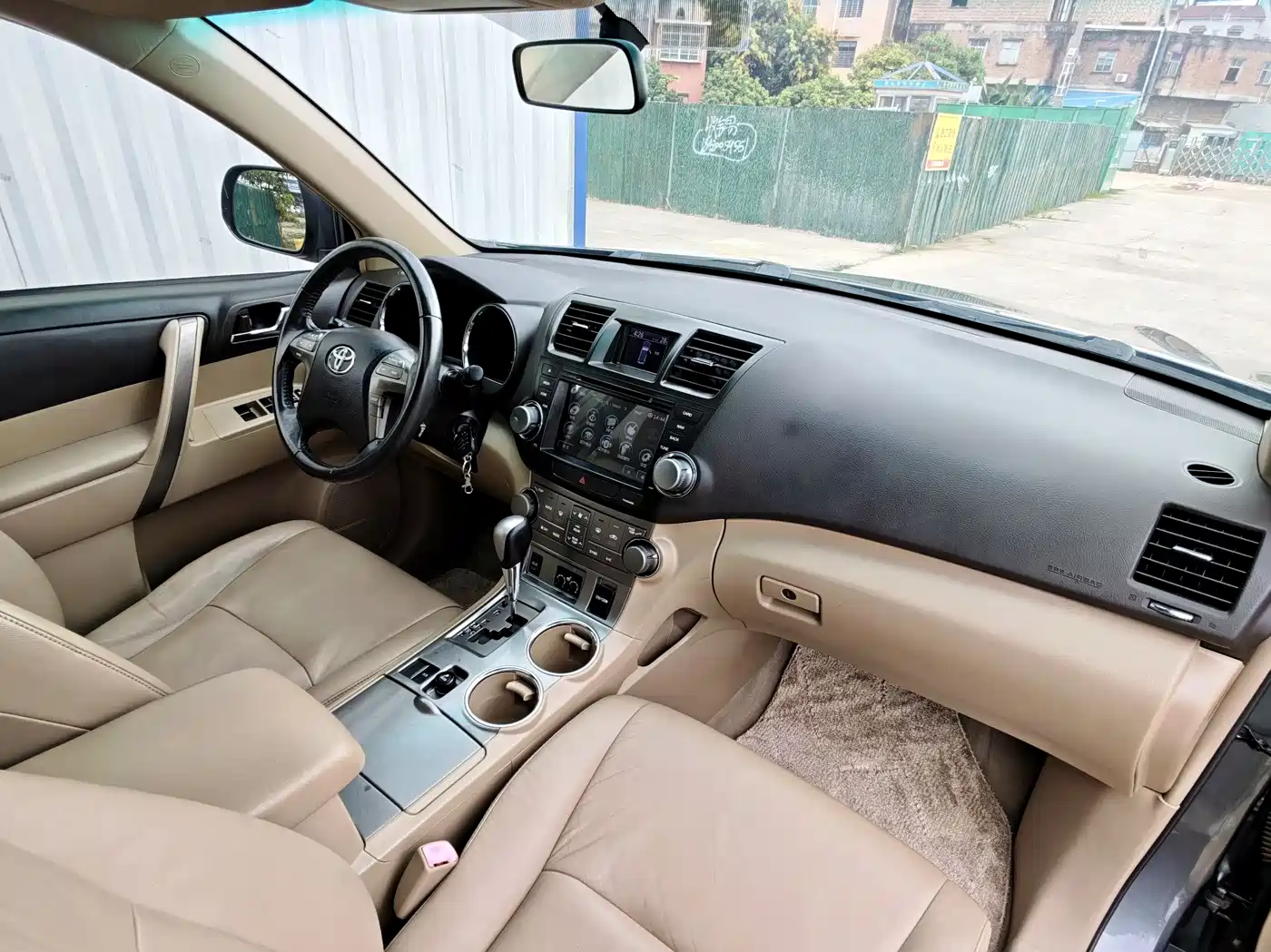Toyota Highlander 2011 2.7L 2WD 7-seat Luxury фото 35