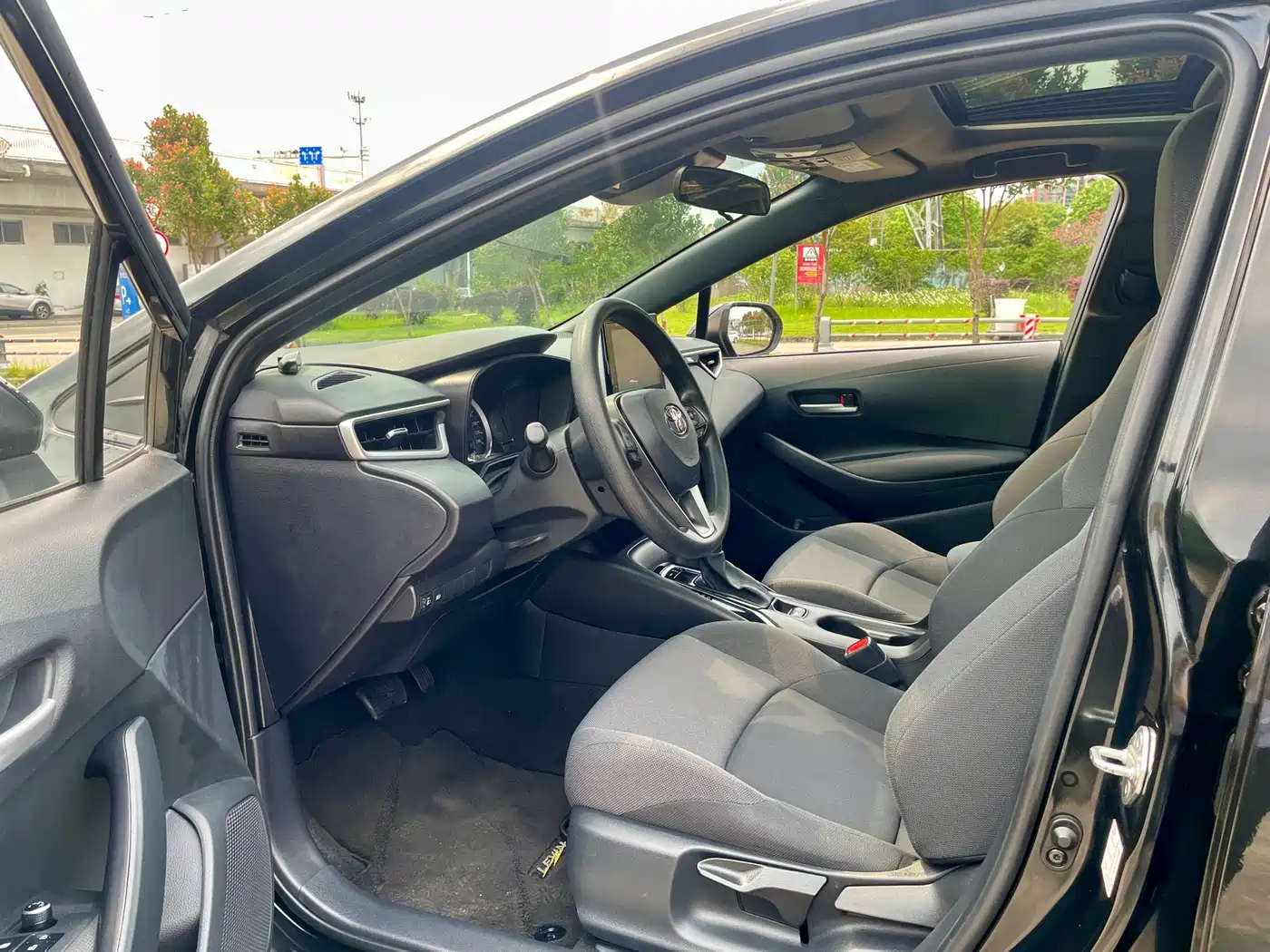 Toyota Levin 2021 185T CVT Luxury Edition фото 5