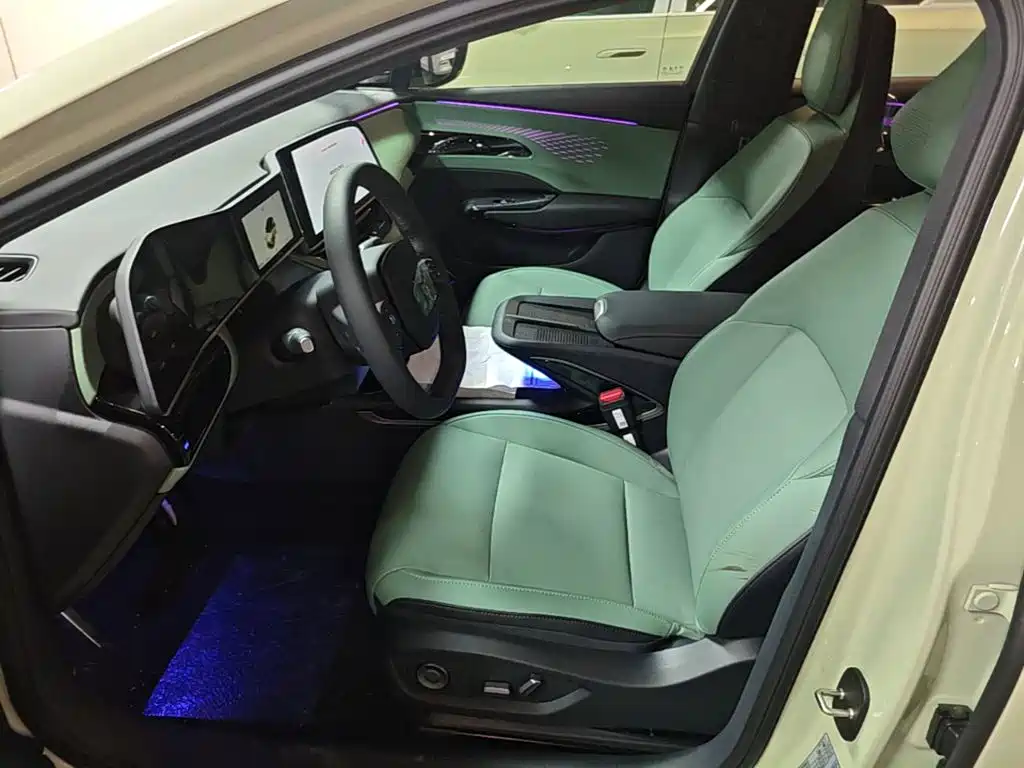 Hongqi EH7 2026 2025 690 Smart Selection Edition