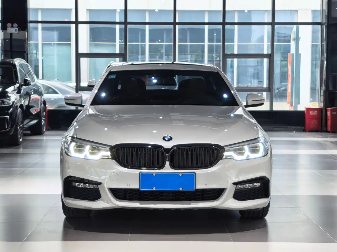 BMW 5 Series 2018 Facelift 530Li Exclusive M Sport Package фото 2